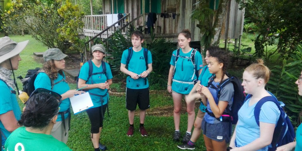 Teen volunteers on GVI's rainforest conservation program in Costa Rica